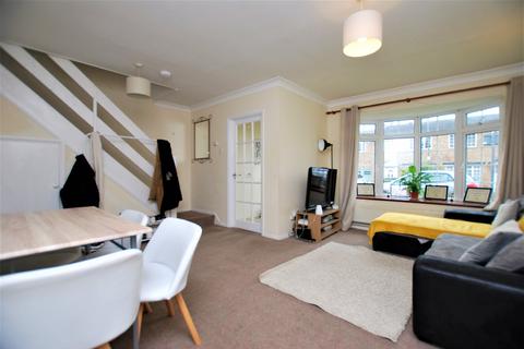 4 bedroom semi-detached house to rent - Lynwood, Guildford, Surrey, GU2