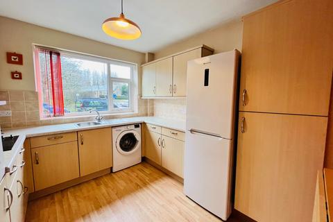 2 bedroom flat to rent, St. Michaels Close, Bingley, West Yorkshire, BD16