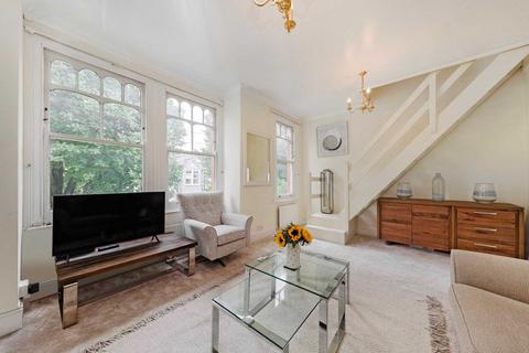 3 bedroom maisonette to rent - Adelaide Grove, London W12