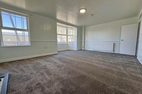 3 bedroom flat to rent, Amber Street, Saltburn By The Sea