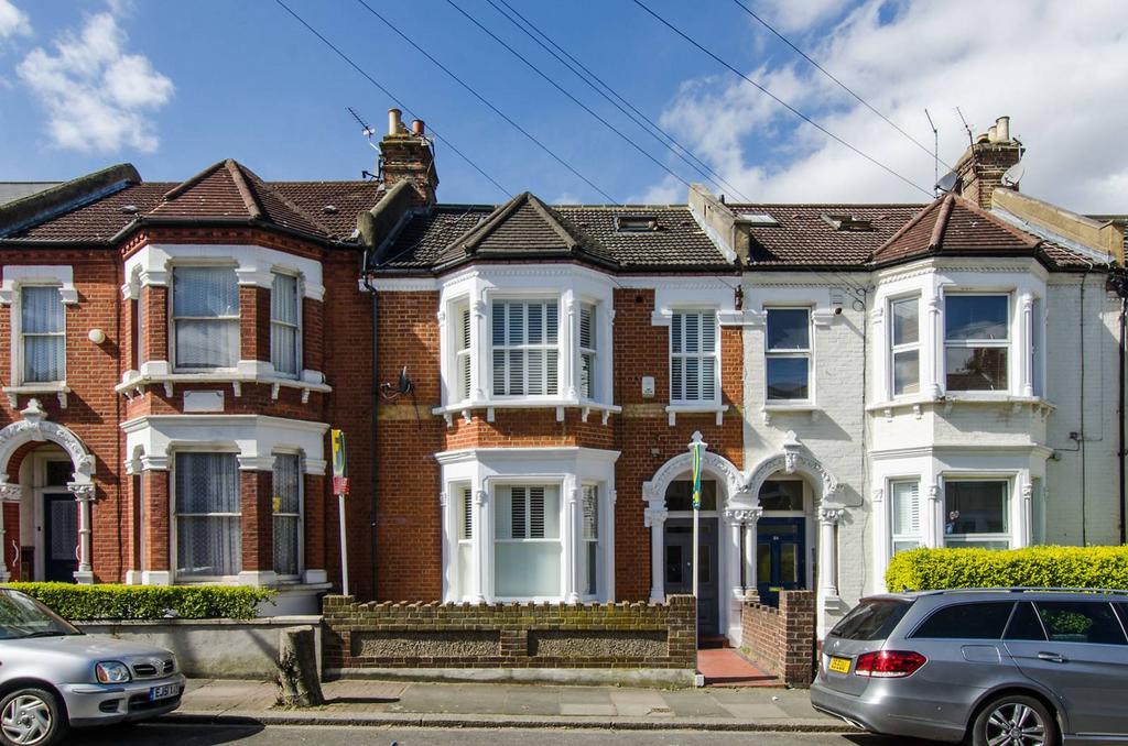 Carminia Road, Heaver Estate, London, SW17 2 bed flat for sale £575,000