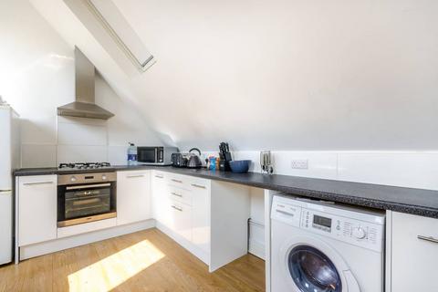 2 bedroom flat to rent, Monks Orchard Road, West Wickham, Beckenham, BR3