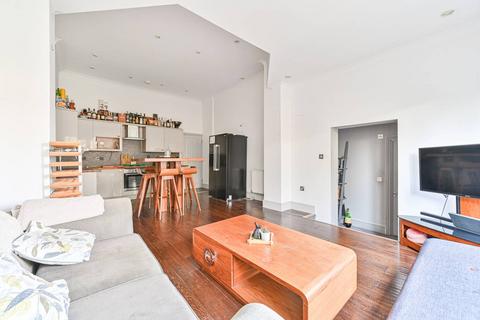 2 bedroom flat to rent, Hammelton Road, Bromley, BR1