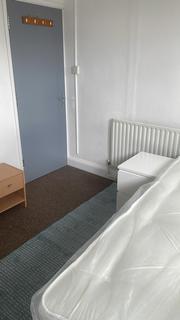 1 bedroom in a house share to rent, Room 2