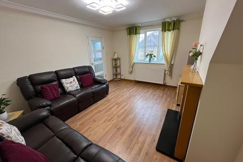 60 Taunton Vale, Gravesend, DA12 5RB