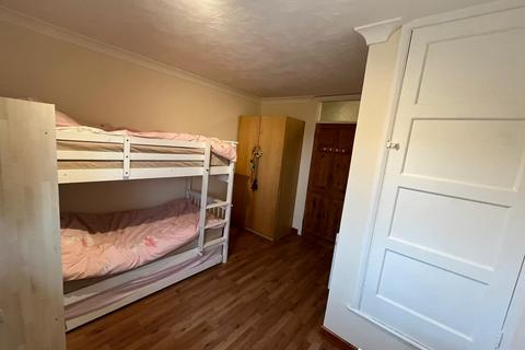 60 Taunton Vale, Gravesend, DA12 5RB