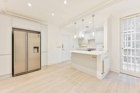 3 bedroom house to rent, Balniel Gate, Pimlico, London, SW1V