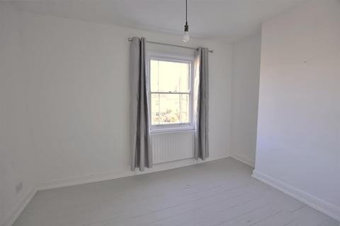 3 bedroom terraced house to rent - Recreation Ground Road, Stamford, PE9