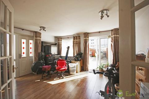 3 bedroom end of terrace house for sale - Kingsmead Avenue, Cheltenham, GL51 0