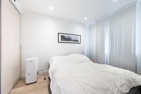 1 bedroom flat for sale, Albion Court, Hammersmith, London, W6