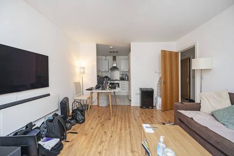 1 bedroom flat for sale, (OIEO £450,000) Gowers Walk, Aldgate, London, E1