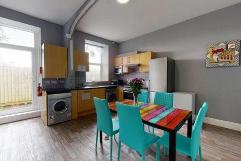 5 bedroom flat to rent, Greenbank Terrace