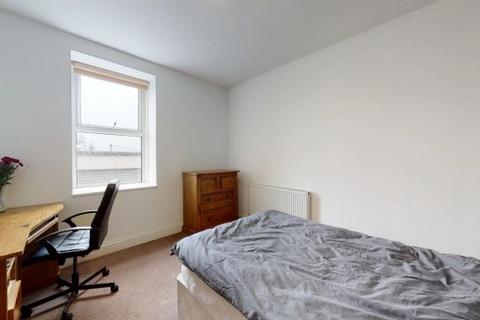 5 bedroom flat to rent, Greenbank Terrace