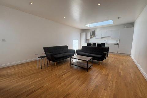 3 bedroom flat to rent, Mill Lane, West Hampstead NW6