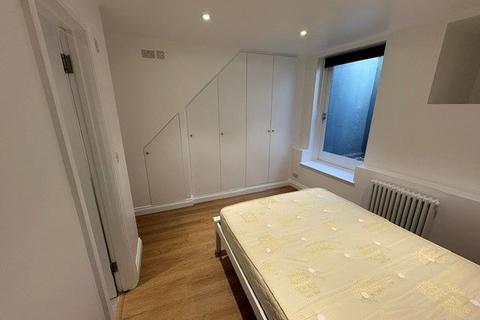3 bedroom flat to rent, Mill Lane, West Hampstead NW6