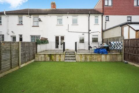 58 Trent Gardens, London, N14 4QN
