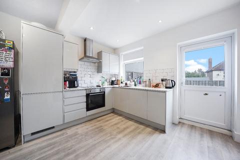 58 Trent Gardens, London, N14 4QN