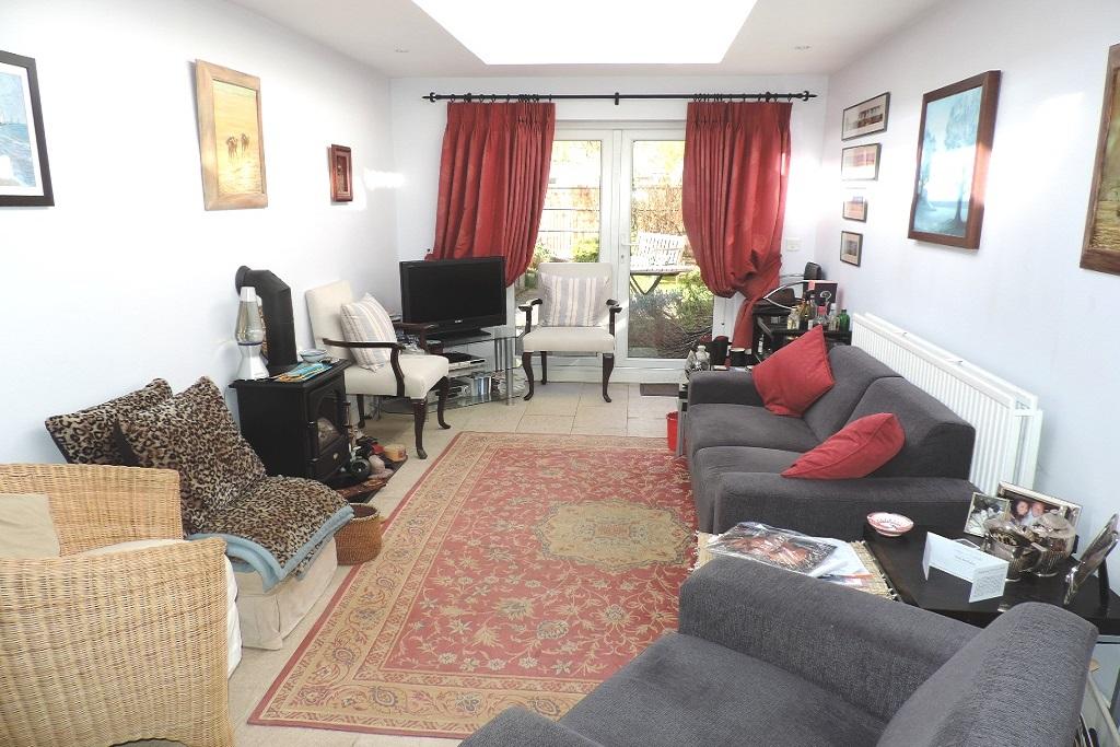 DISCLAIMER - Pre-tenancy photo may not depict...