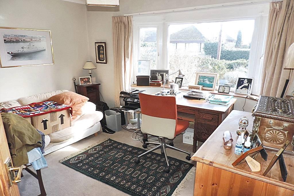 DISCLAIMER - Pre-tenancy photo may not depict...