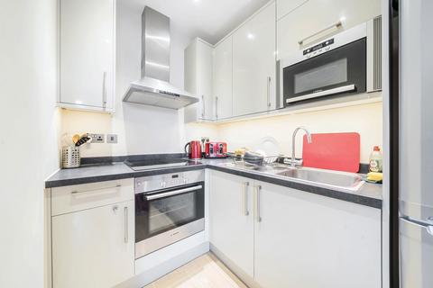 1 bedroom flat for sale, Sundial Court, Barnsbury Lane, Surbiton, KT5