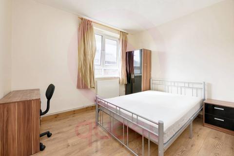4 bedroom flat share to rent, Darling Row, London E1