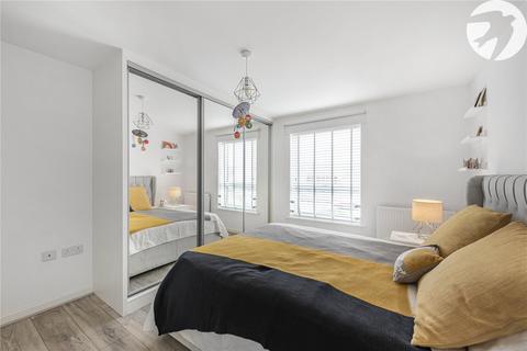 2 bedroom flat for sale, Lett Lane, Castle Hill, Ebbsfleet Valley, Swanscombe, DA10