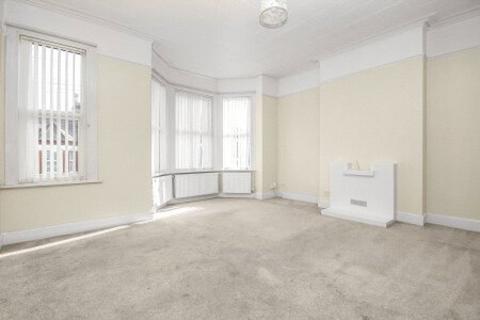 3 bedroom apartment to rent, Wolfington Road, London, SE27