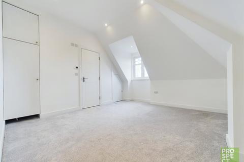 2 bedroom apartment to rent, Shoppenhangers Road, Maidenhead, Berkshire, SL6