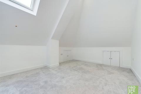 2 bedroom apartment to rent, Shoppenhangers Road, Maidenhead, Berkshire, SL6