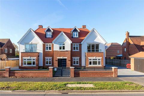 2 bedroom apartment to rent, Hucclecote, Shoppenhangers Road, Maidenhead, Berkshire, SL6