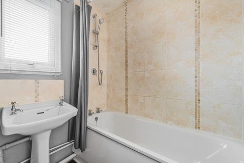 34 Farraxton Square, Northampton, NN4 9RQ