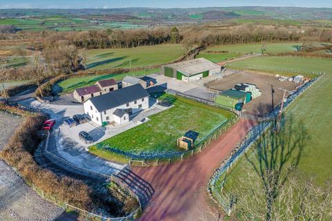 6 bedroom property with land for sale - Nantycaws, Carmarthen SA32