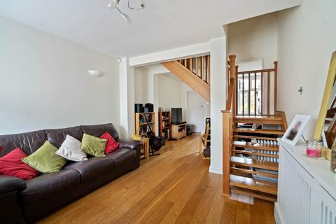 1b Springfield, Bushey Heath, Bushey, WD23 1GL