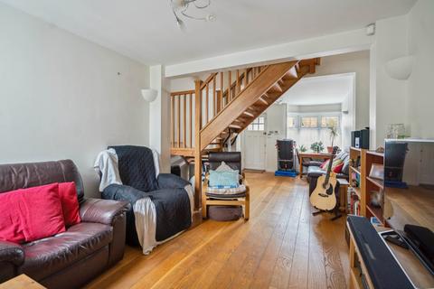 1b Springfield, Bushey Heath, Bushey, WD23 1GL