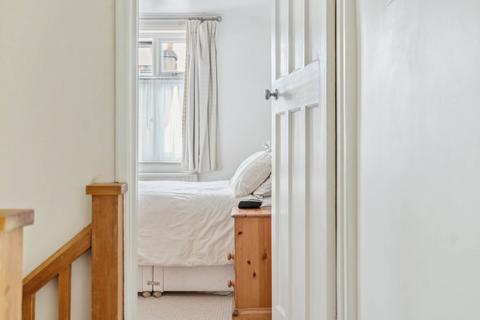 1b Springfield, Bushey Heath, Bushey, WD23 1GL