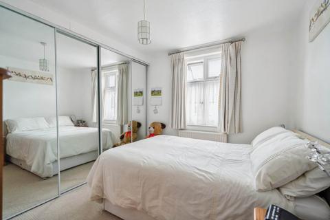 1b Springfield, Bushey Heath, Bushey, WD23 1GL
