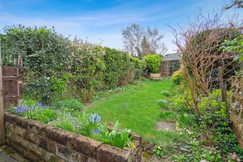 1b Springfield, Bushey Heath, Bushey, WD23 1GL