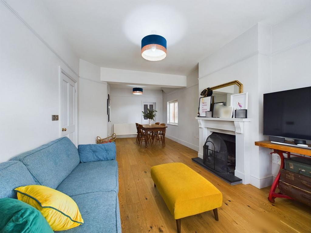 Lounge/dining room