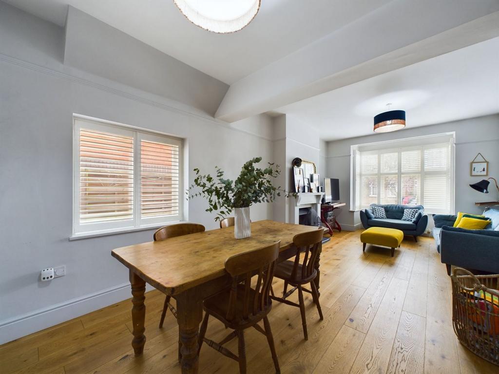 Lounge/dining room