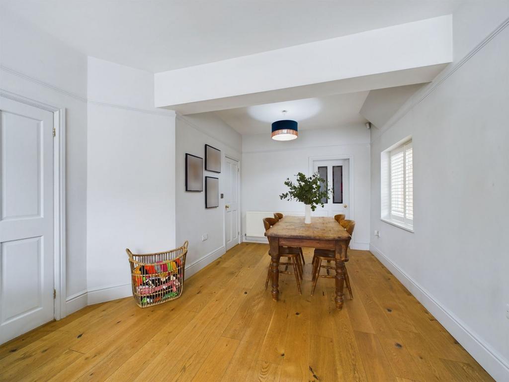 Lounge/dining room