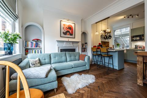 3 bedroom flat for sale, St Andrews Mansions, Dorset Street, London W1U