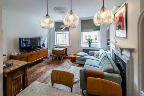 3 bedroom flat for sale, St Andrews Mansions, Dorset Street, London W1U