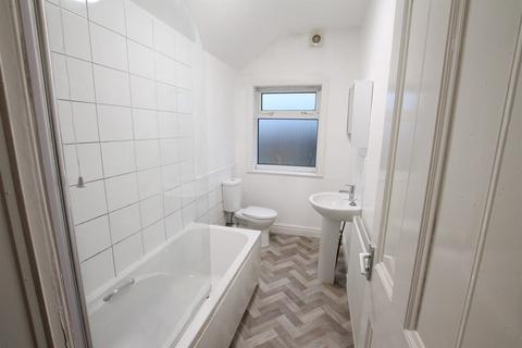 2 bedroom terraced house to rent, Butt Lane, HU17