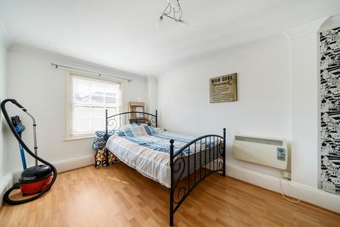 1 bedroom apartment for sale, Crow Lane, Rochester