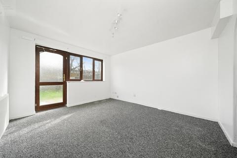 2 bedroom terraced house for sale - London SE28