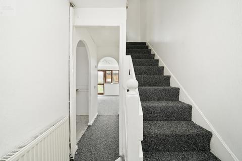 18 Nuthatch Gardens, London, SE28 0DJ