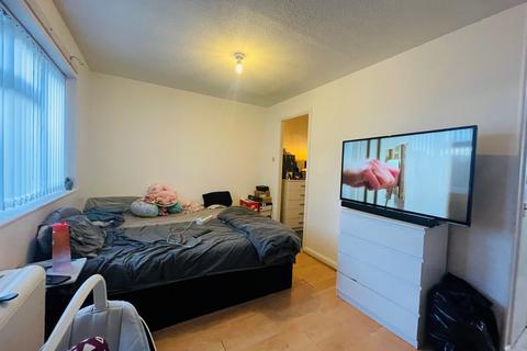 1 bedroom flat for sale - Goode Close, Oldbury B68