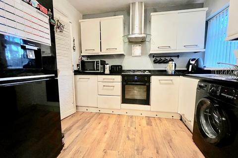 29 Blake Walk, Gateshead, NE8 3NW