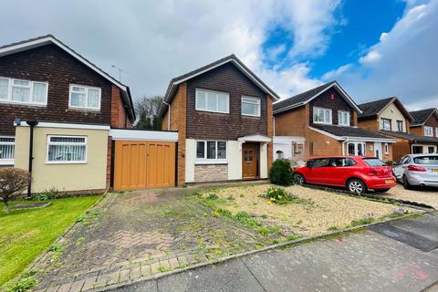 3 bedroom detached house for sale - Lynwood Close, Willenhall WV12