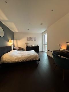 2 bedroom flat to rent, Lexington Gardens, SW11